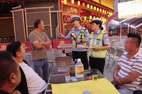 平安之夏·畅游河西丨护航甘青环线游 张掖公安交警沉浸式宣传获点赞
