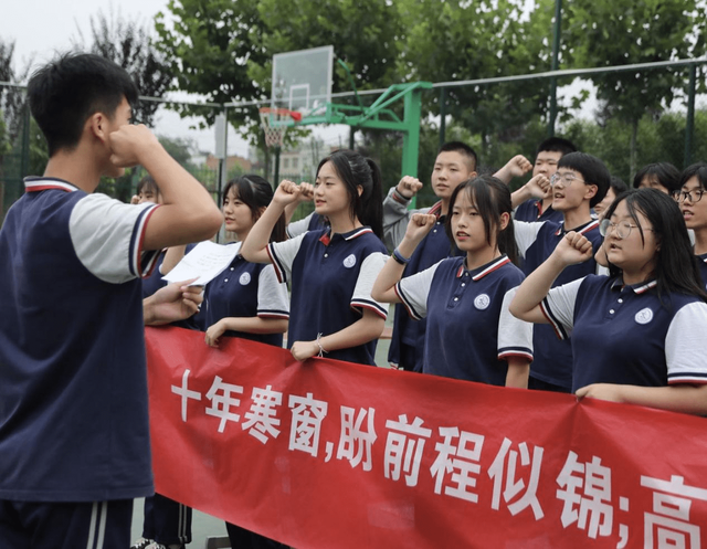“一半初中生上不了高中！”人民日报给出回应，原来一切早有迹象