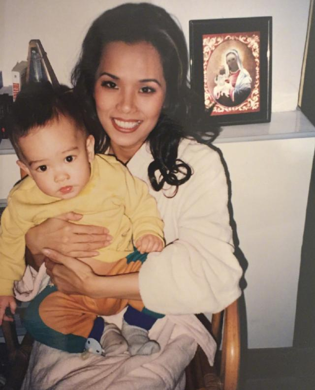 62岁韦唯现状：脊柱断裂已恢复，前夫已死	，3个混血儿子回国相伴