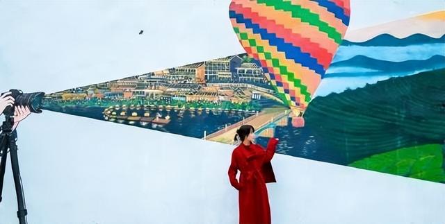 宣恩街头墙绘惊艳全网，冬日滑雪温泉，游客直呼太浪漫