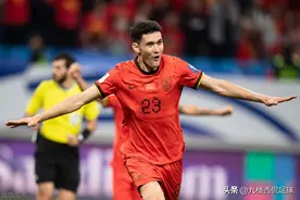 疑惑！当年名震一时的新疆三杰，为什么只有拜合拉木暂时踢出成绩图片