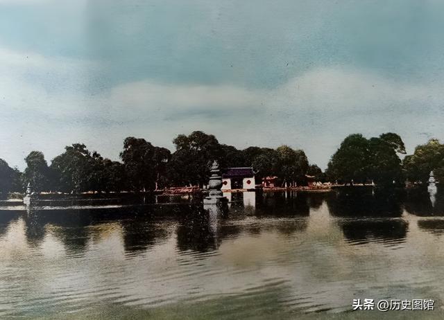 50年代杭州，居然是这个样子的！西湖没什么游客，黄龙洞太神秘