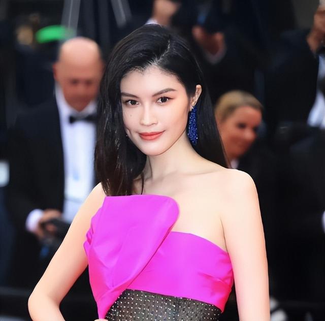 超模黄金时代终结？何穗隐婚生子惹争议，豪门与T台到底如何抉择