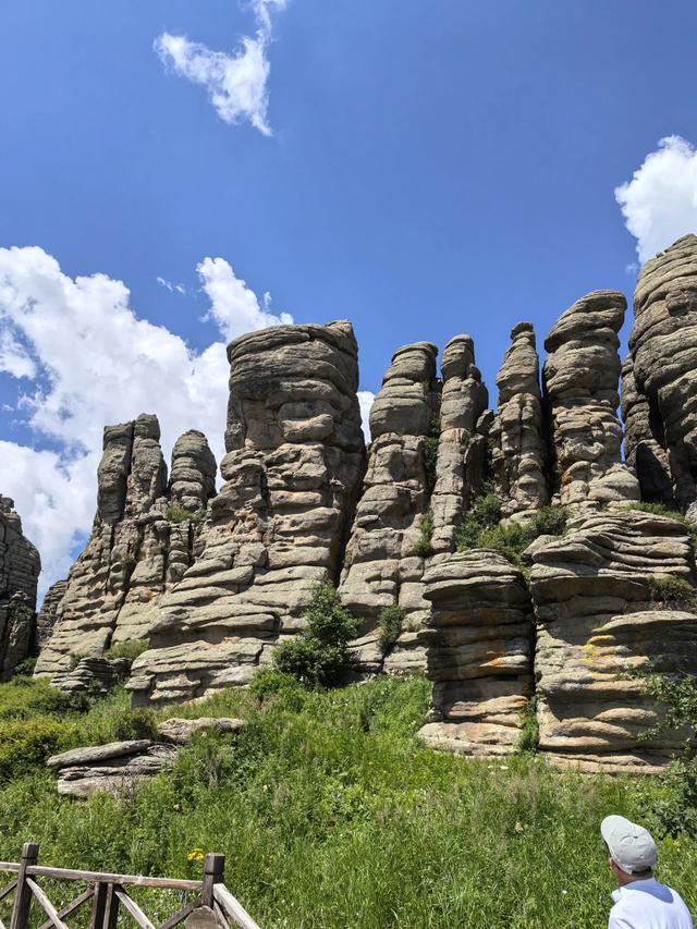 从辽阳到巴林左旗到宁城，既是一次地域旅行，也是一次历史回望