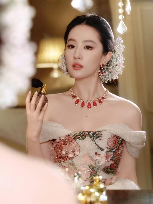 美图福利(22)，刘亦菲、林志玲、杨幂、刘涛、杨雨潼写真套图