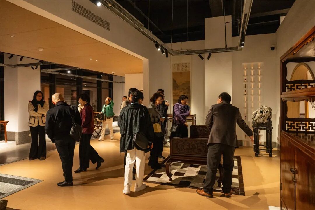 全球海外華文作家齊聚古都金陵,雅然家具藝術(shù)館助力文化出海 全球海外華文作家齊聚古都金陵,雅然家具藝術(shù)館助力文化出海
