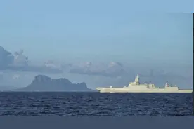 055大驱抵近菲律宾，获当地民众称赞，“全南海存在”威慑力极强图片