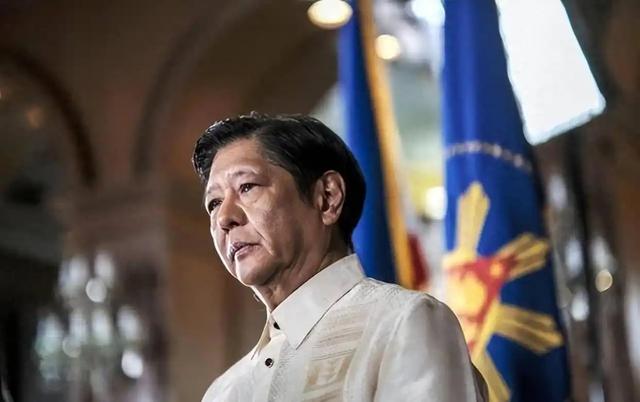 菲律宾彻底炸锅！民众怒吼：马科斯赶紧下台，让位杜特尔特女儿