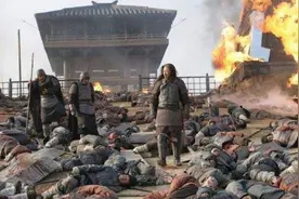 战场尸山血海，士兵为何不敢躺下装死？打仗装死的结果太凄惨图片