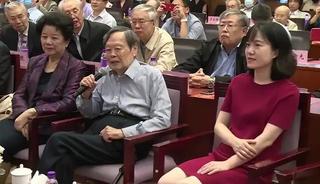 杨振宁的终身遗憾：22岁小舅子在他家自尽，父亲至死都未原谅他