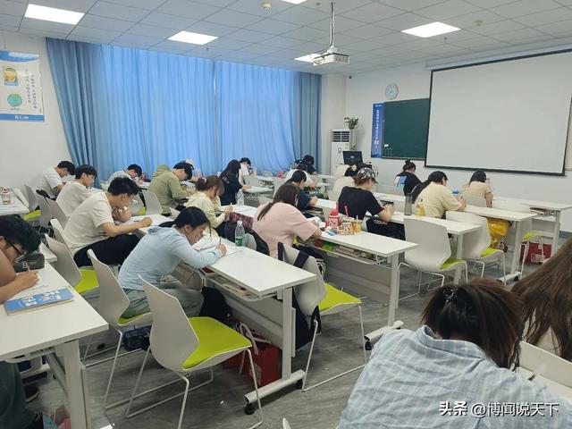 教育部扔下重磅炸弹：2026年开始，全国一律不准再买校外商业试卷