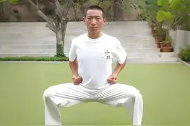 强肾固腰“四平马步桩”功法解析：堪比面壁蹲墙功的促睾升阳秘法图片