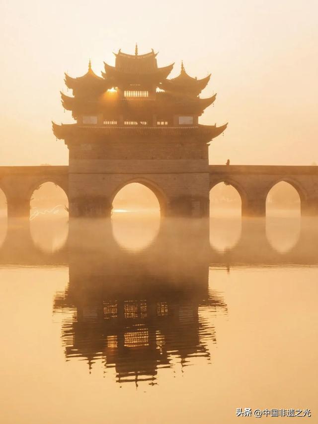 云南建水——千年临安古城 ：中国最后一座活着的古城！