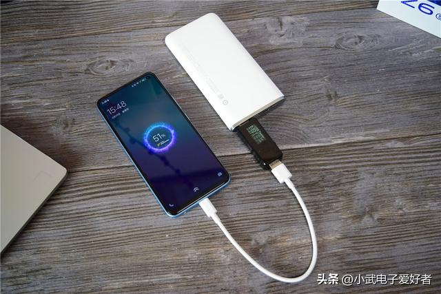手机充电的误区：电量没用完，到底能不能充？一文读懂心中的困惑