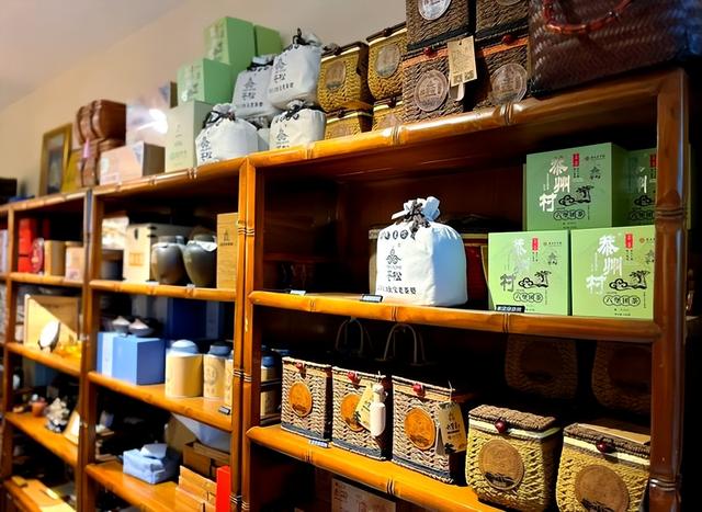 大量日本游客涌入北京，打着旅游幌子不去旅游不吃美食，为啥来？