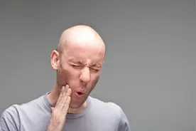 被牙痛折磨到想把头拧掉！快来自查牙痛类型及救星图片