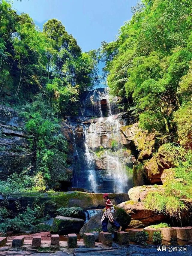 跟着赛事游遵义｜赴一场赤水丹霞山系美学邀约