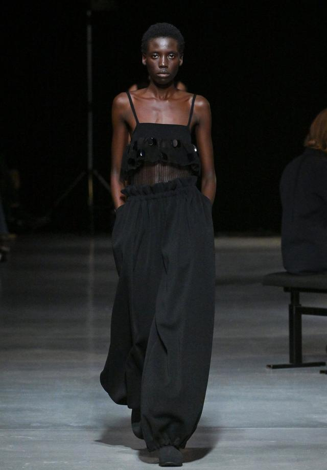 Cfcl 透明如玻璃, 编织着理念, 衣服亦是工具