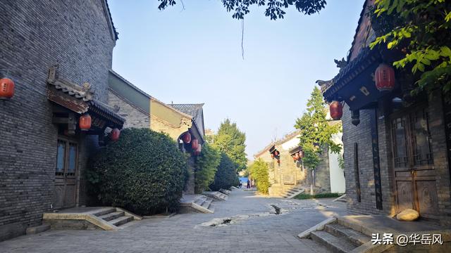 华阴市迷胡快乐苑参加2025潼关古城暑期纳凉晚会专场演出（组图）