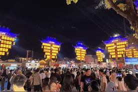 四季变换的魔法：湘西不夜城，一个永不眠的文旅天堂图片