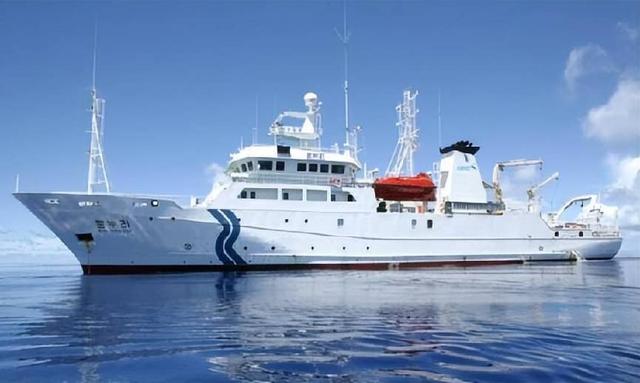 高市等来帮手	，收下金钥匙的李在明下令，要在苏岩礁与中国硬刚