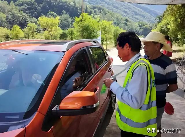 泸沽湖景区，省道设卡收费70元：是穷“疯”了，还是另有隐情？