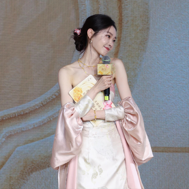 2026央视跨年晚会阵容曝光，看完路透和明星名单，厕所都不敢上了