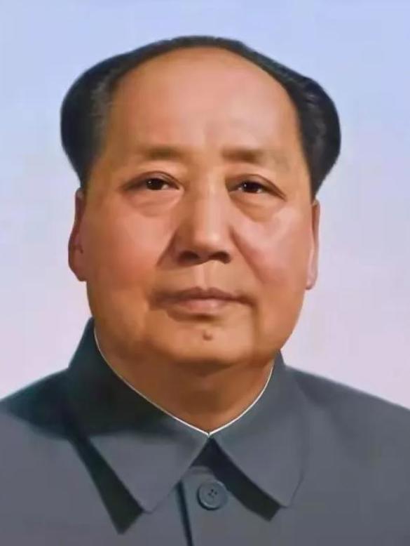 天安门为何不悬挂毛主席的照片，而是挂画像？主席画像师给出答案