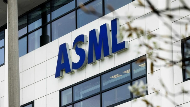 摊牌了?中企陆续收到光刻机，外媒：ASML公司不“乖”了