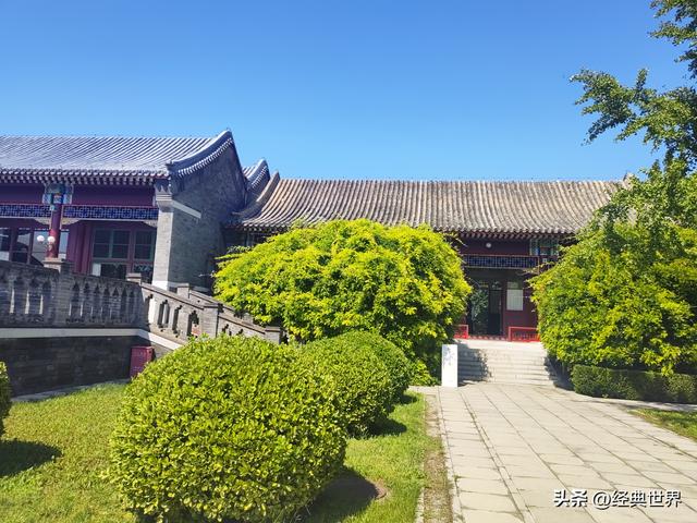 瞻仰周邓纪念馆