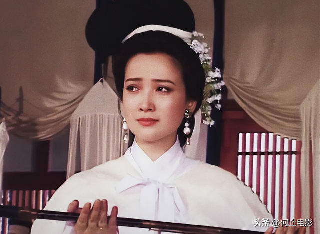 何晴葬礼结束，许亚军美国陪小儿子神情不见悲伤，评论区骂声一片