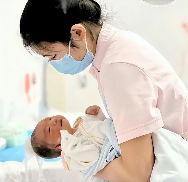 全国出生人口断崖：21年1062万人	，2023年902万人，24年令人意外