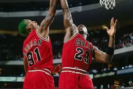 巅峰96公牛和17宇宙勇谁更强？图片