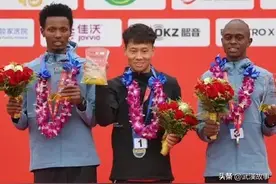 北京半马“友谊赛”：非洲名将“放水”助何杰夺冠，引发网友热议图片