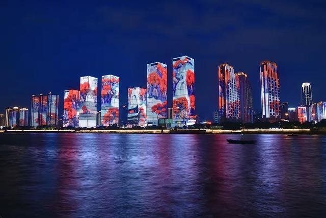 一睹为快？椰城海口无敌美照！