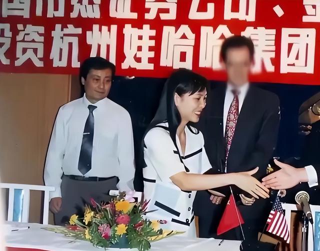 娃哈哈争产最新进展！宗馥莉上诉被驳回，杜建英笑了，三兄妹躺赢