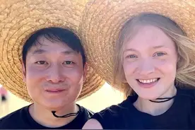 俄罗斯体操冠军嫁中国人，在上海领证，另一位体操女神至今单身！图片