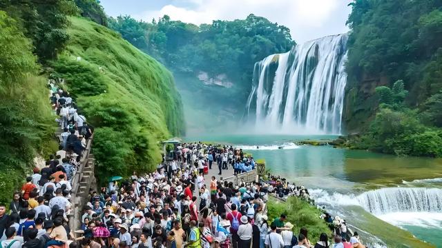 各大景区相继“沦陷”，新鲜数据出炉，网友：走了2亿人又来了3亿