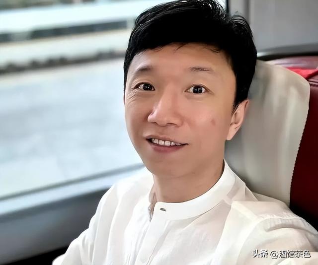怪不得宋家腾能这么火，看看他妻子是谁就知道了，娶个贤妻旺三代