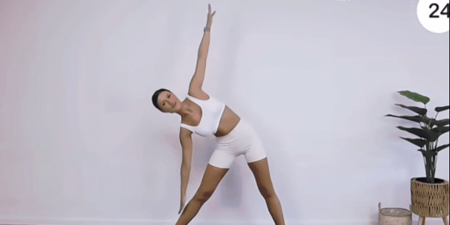 肚子肉多最怕“高抬腿	”，不跑不跳	、刮去腰腹赘肉，练出平坦小腹