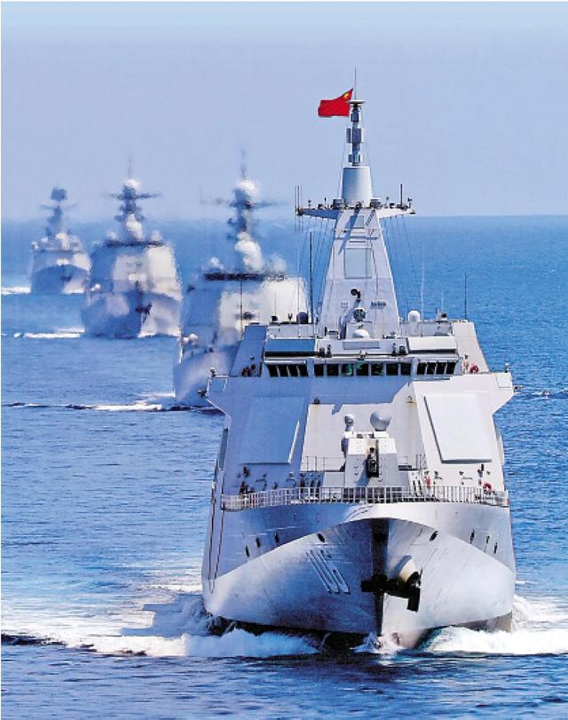 高市话音刚落，解放军舰队起航，万吨舰带队	，横穿日本土警告？