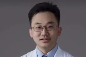 中日友好医院医生肖飞把病人晾手术台40分钟引发议论图片