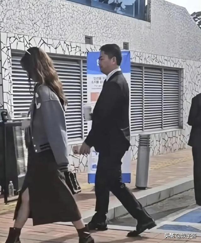 这次,章泽天终于不再顾忌所谓的体面,没给刘强东留“一丝体面”