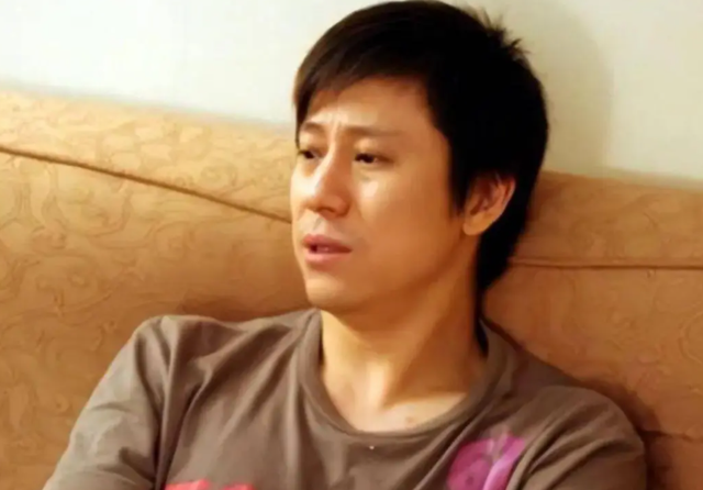 那个连登14次春晚的歌坛巨星	，如今家产被拍卖“住进	”养老院？