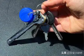 真没想到，把饮料瓶盖挂钥匙扣上，邻居见了抢着用，真是涨知识了图片