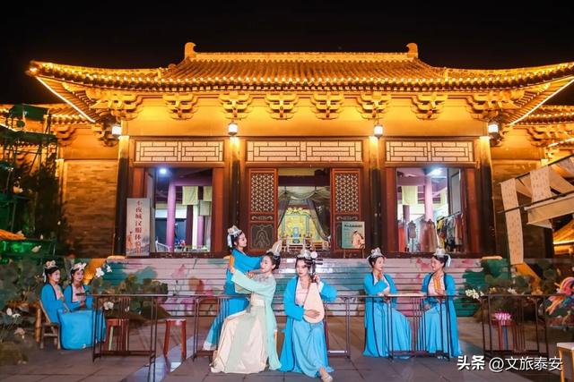 惊艳！大宋不夜城「宋潮幻夜」亮灯启幕！谁看到这种 “超现实梦境” 都会迷糊！