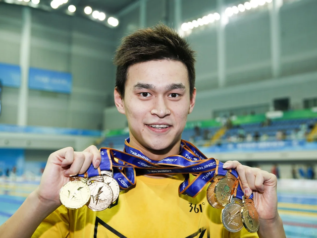 孙杨不再隐瞒！公开回应是否退役，自称很遗憾，印证了潘展乐的话