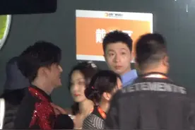 马龙夏露跨年最新同框图！高颜值夫妻~露嫂简直比女明星还漂亮！图片