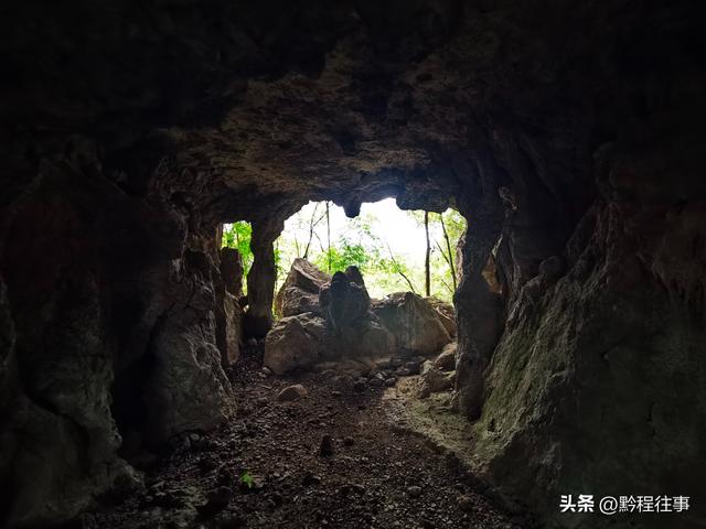 老人岩与磨刀岩：走过万仞崖壁之间不足一尺宽的险峻小道