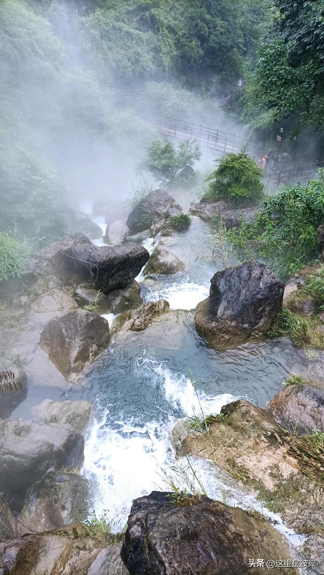 带着老爸乘宣威客运巴士去尼珠河大峡谷